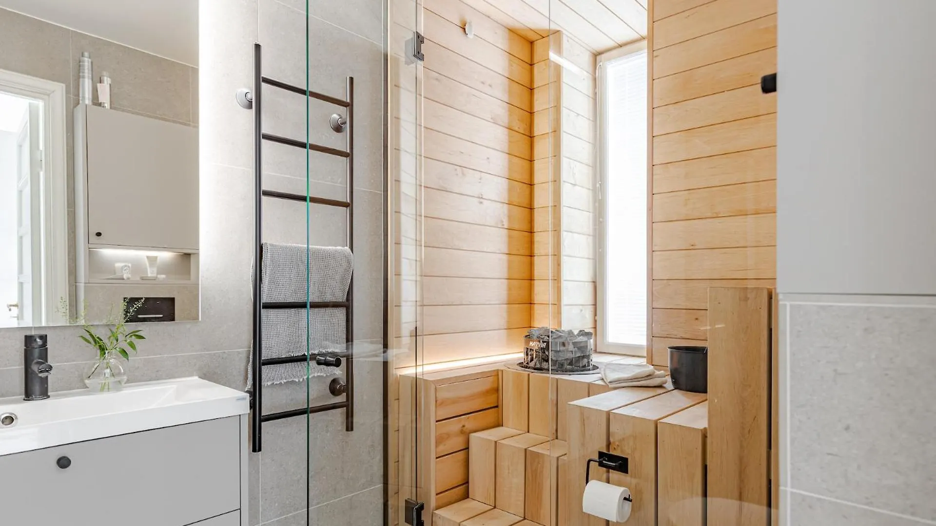 175M2 Luxury Apartment With Private Sauna And Balcony Helsinki